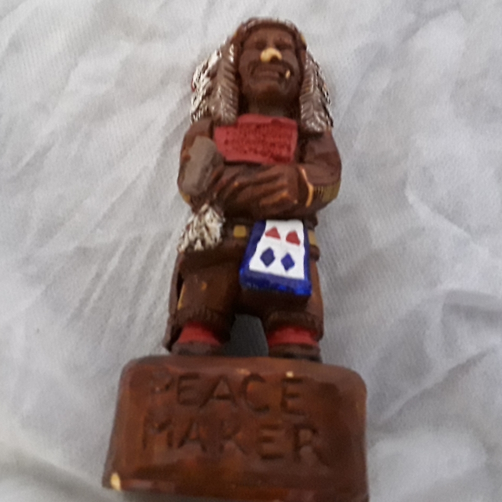 Vintage Native American Indian Peace Maker Ceramic Figure Yincent